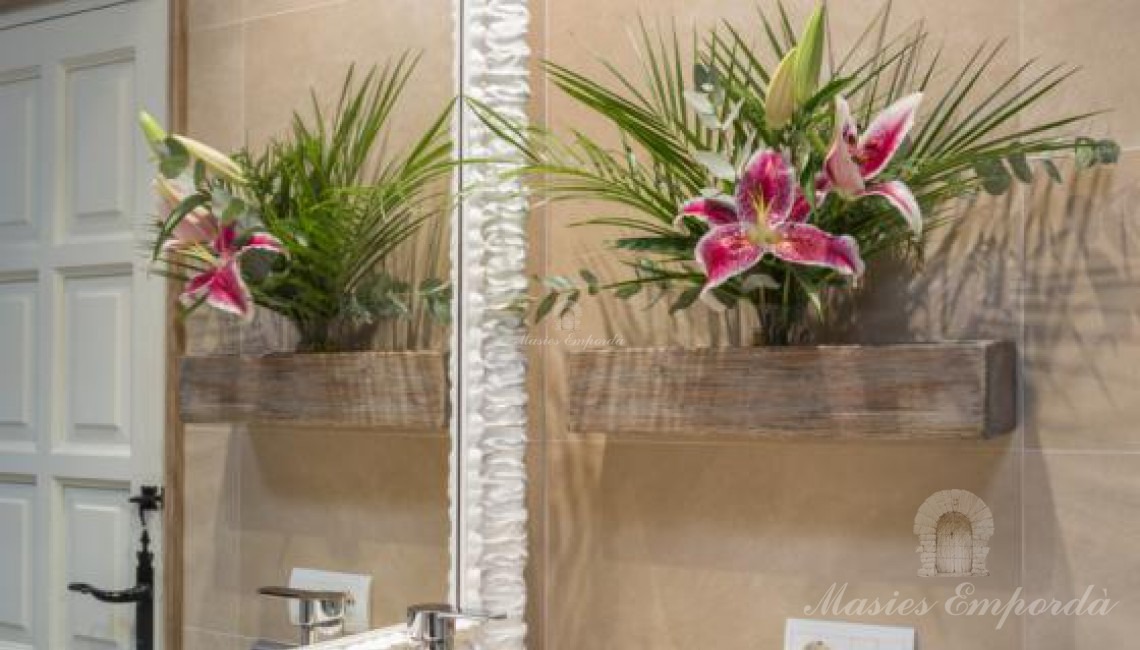 Baño completo de una de las suites. 