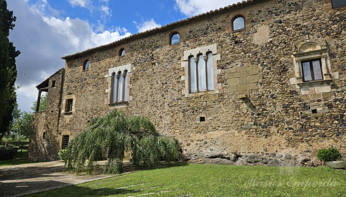 Fachada de la masía Fachada de la masía