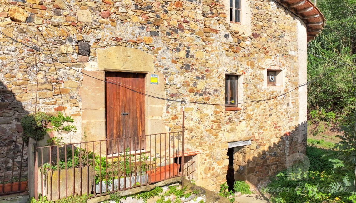 Entrada a la casa Entrada a la casa