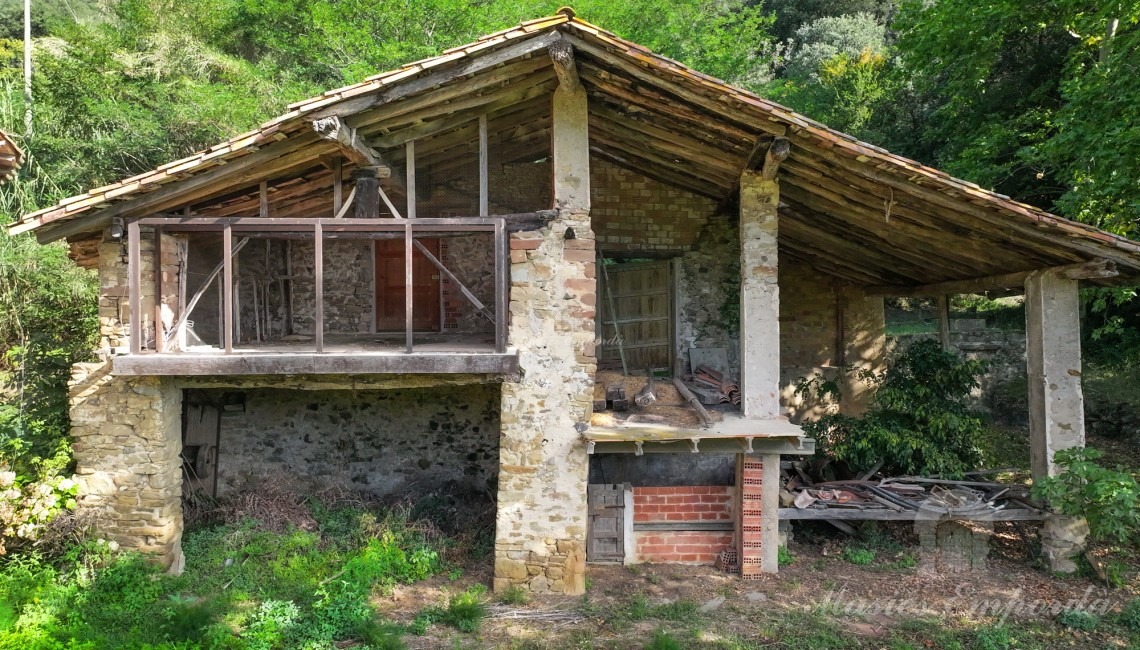 Vistas del pajar de la masía Vistas del pajar de la masía