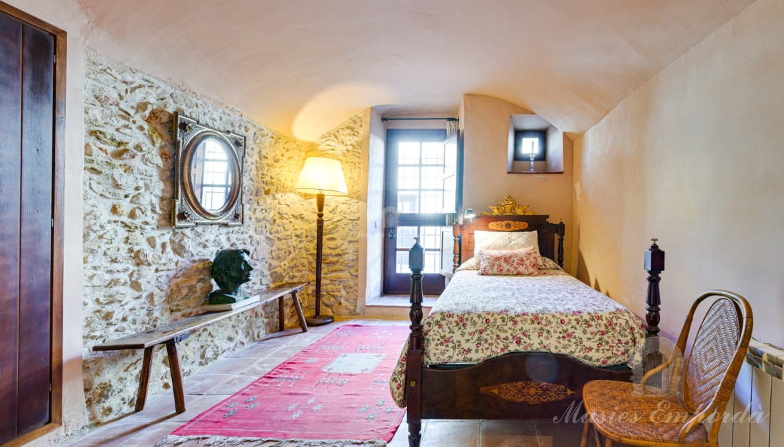 Habitación suite con una segunda entrada desde la calle posterior 