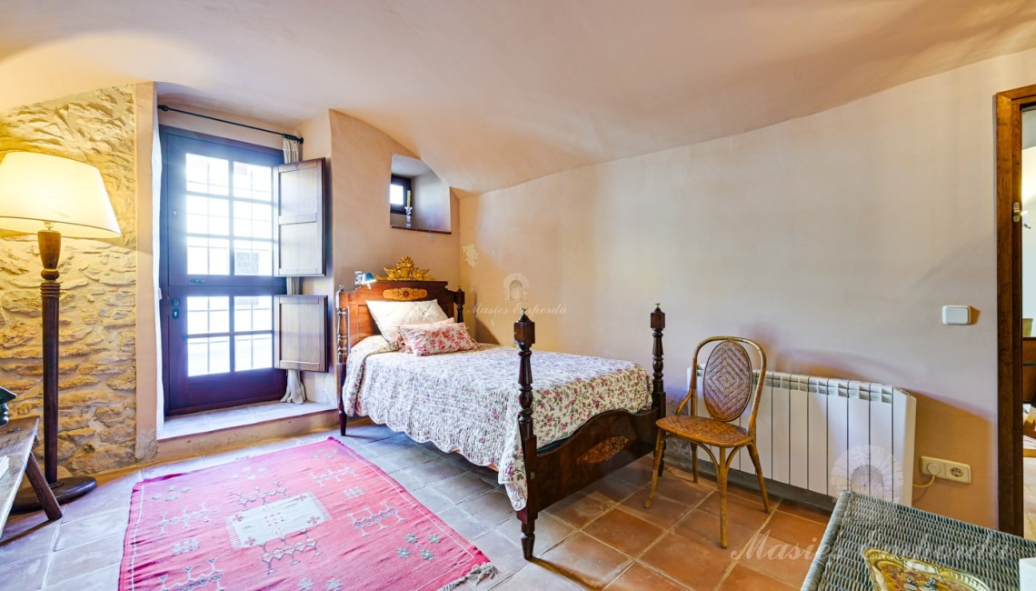 Habitación suite con una segunda entrada desde la calle posterior 