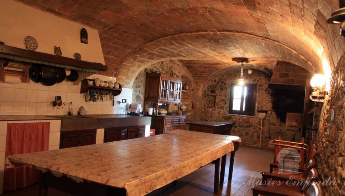 Vista general de lña cocina de la casa con la cubierta abovedada