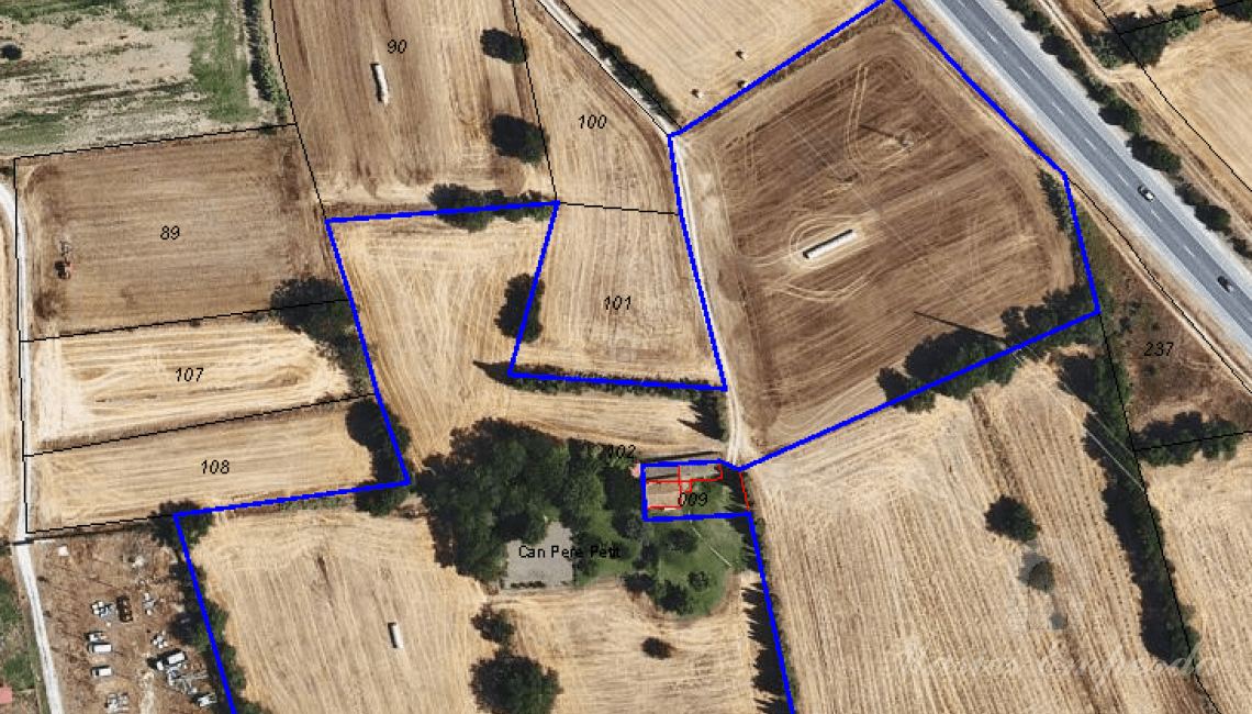 Vista total de la parcelas de la propiedad