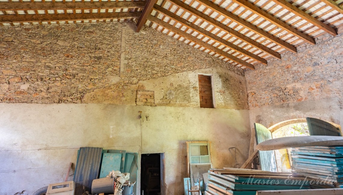 Almacén a doble altura 