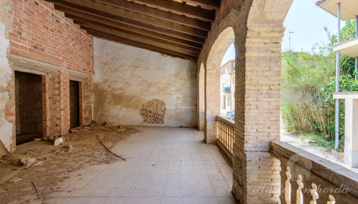 Terraza cubierta de la segunda planta