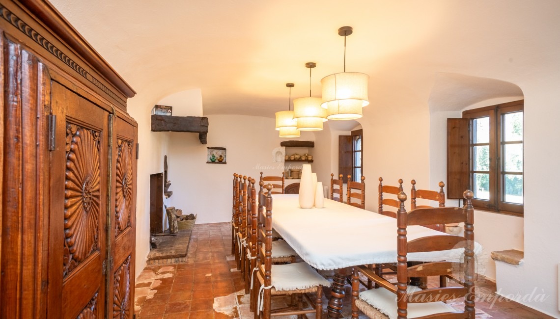 Comedor principal de la masía 