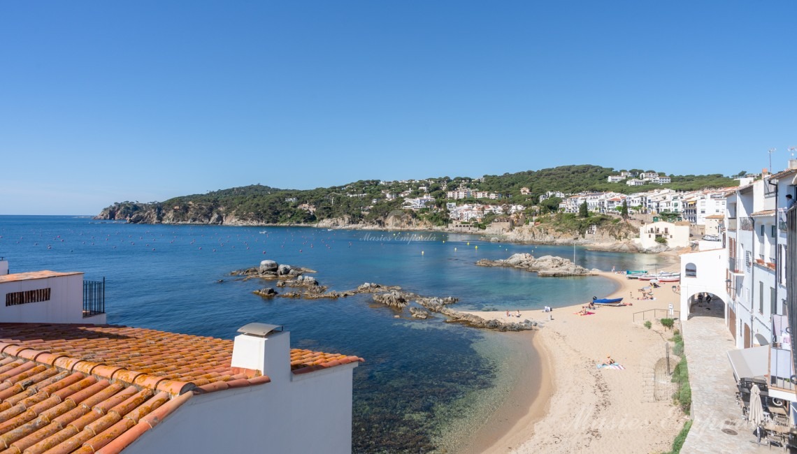 Terraza con vistas al mar y la playa Terraza con vistas al mar y la playa
