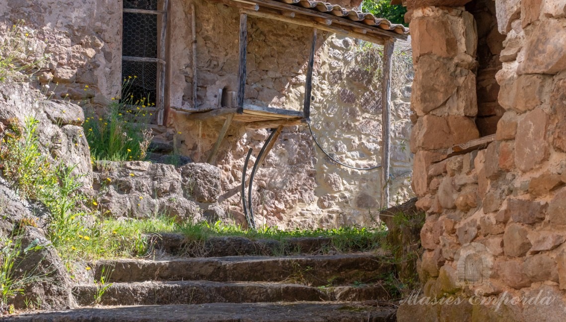 Escalera de acceso a desde la era a la masía