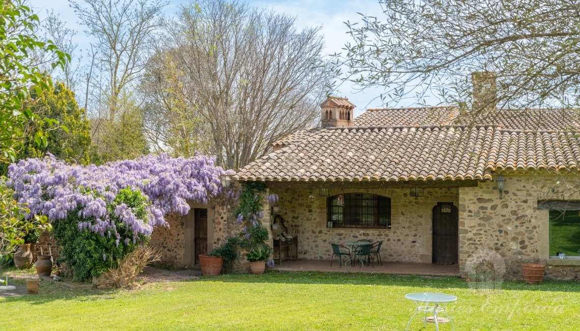 Porche de la parte oeste del jardín