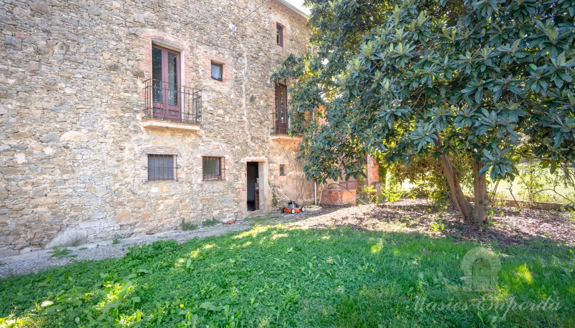 Fachada de la masía 