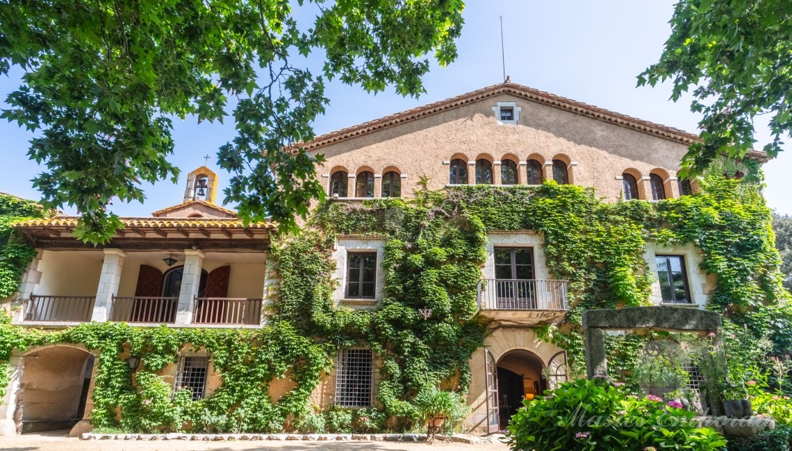 Fachada de la masía 