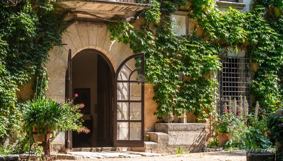 Entrada a la masía 