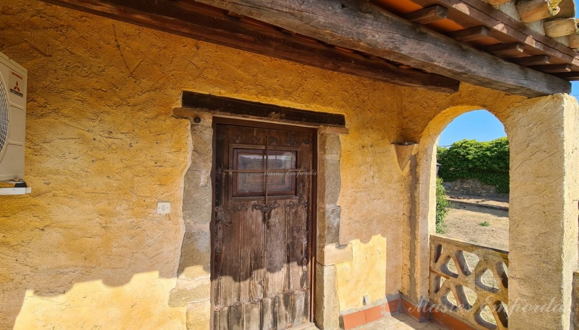 Entrada a la casa primera planta Entrada a la casa primera planta