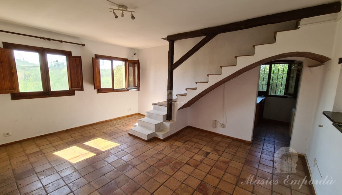 Distribuidor escalera de acceso a tercera planta Distribuidor escalera de acceso a tercera planta