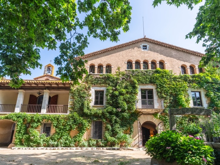 Fachada de la masía 