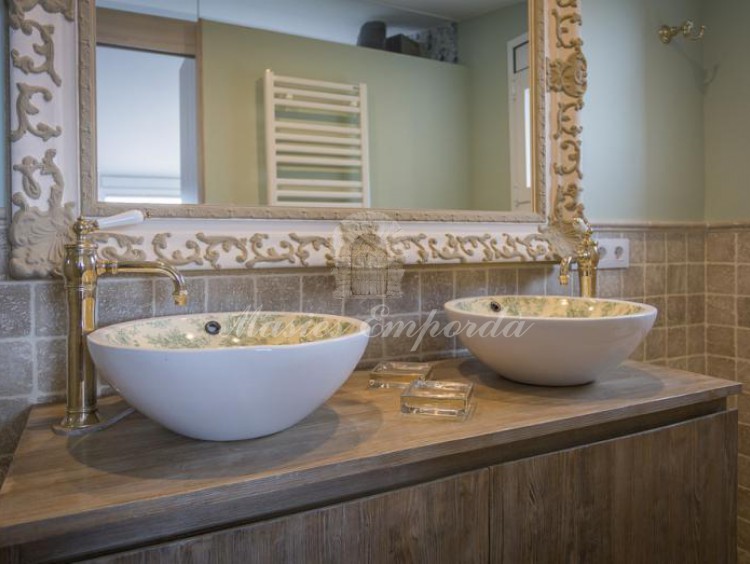 Detalle del baño de una de las suites. 