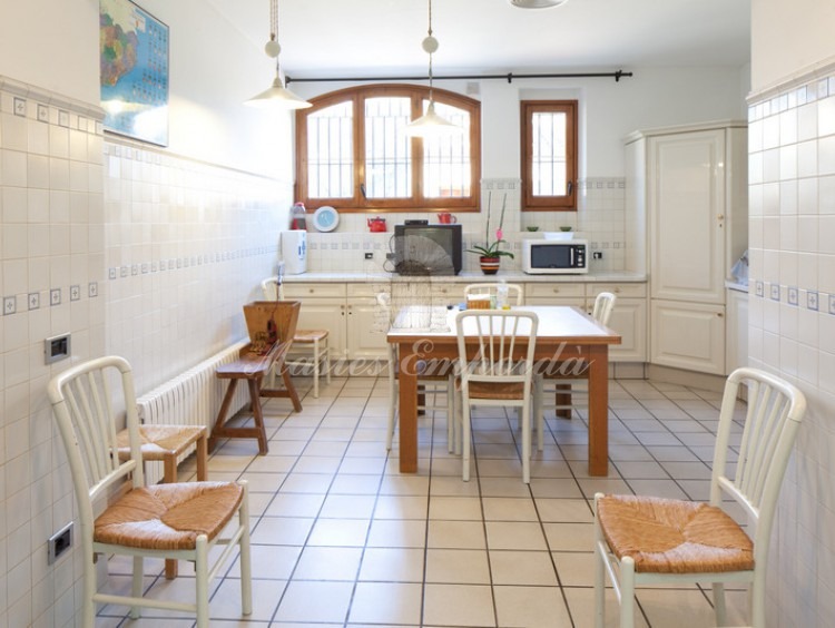 Salón comedor de la cocina amplio y luminoso