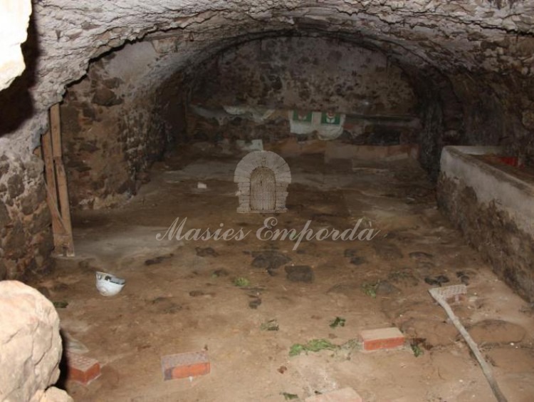 Interior de las cuadras con cubierta abovedada