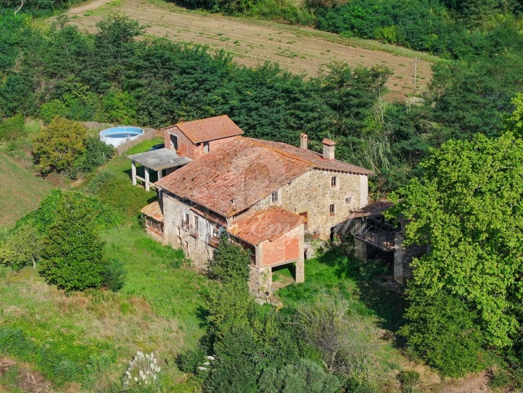 Vistas del conjunto de la masía Vistas del conjunto de la masía