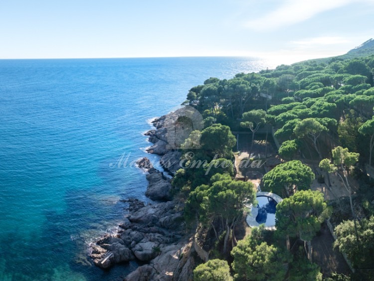 Vistas de la cala de Tamariu