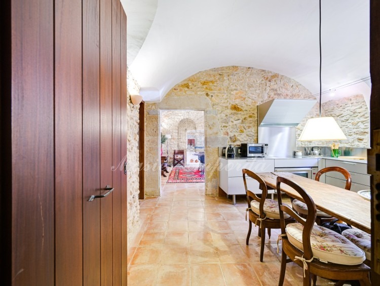 Entrada a la casa por la cocina