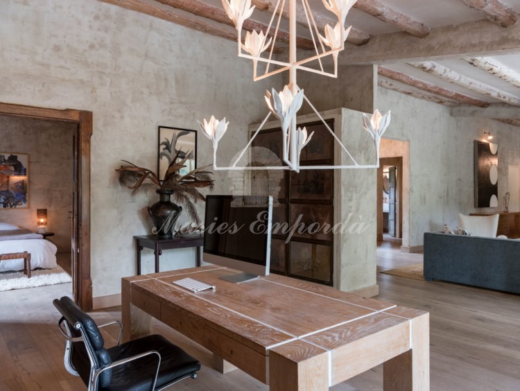 Sala polivalente junto al salón 