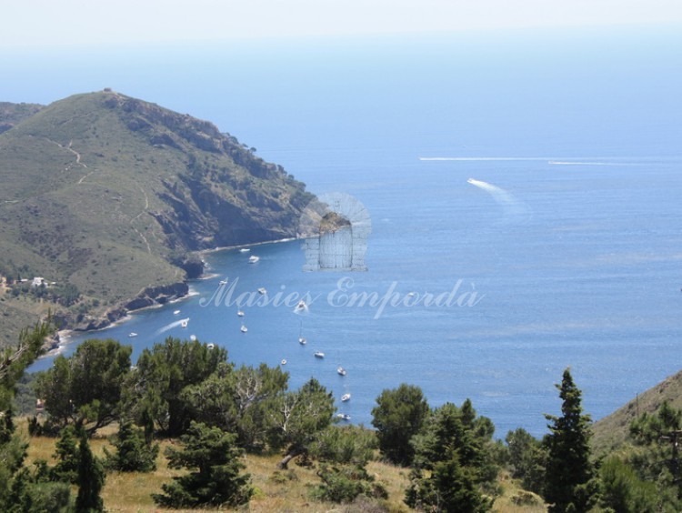 Vistas desde la masia de las tierras y del Cabo Norfeu