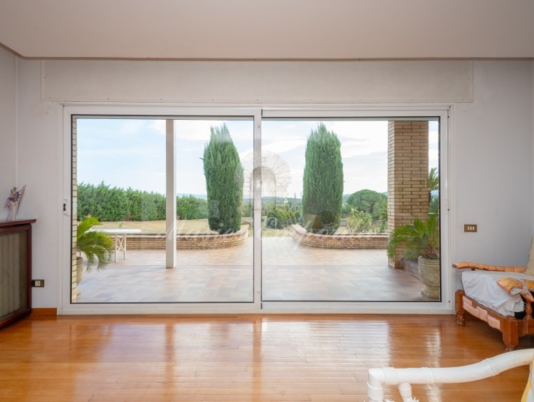 Salón principal y terraza
